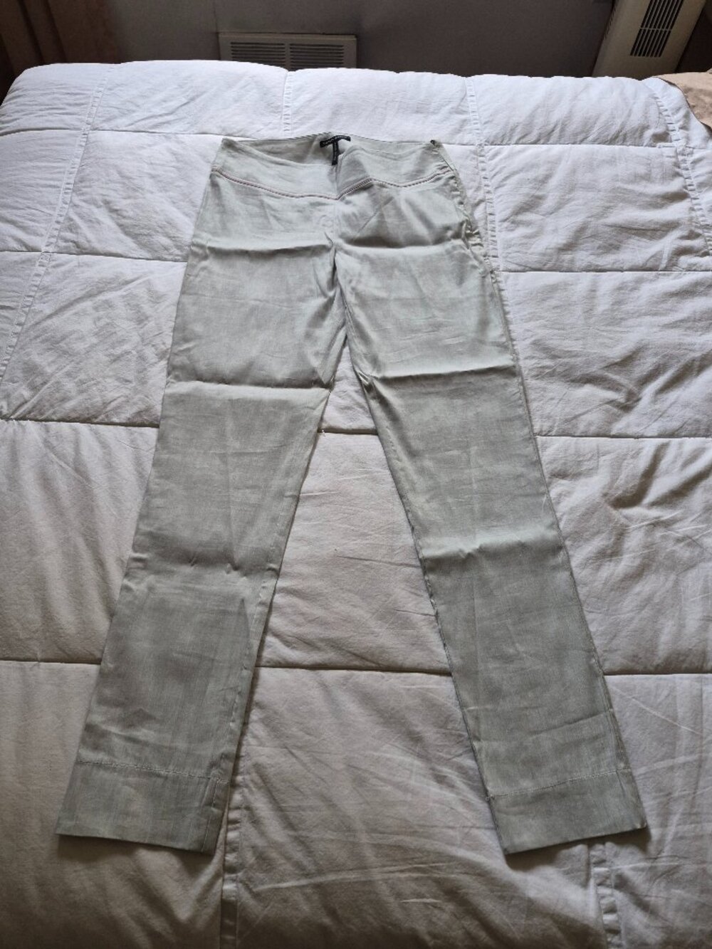 SARAH PACINI, Size 0, White with red stiching around waist pants